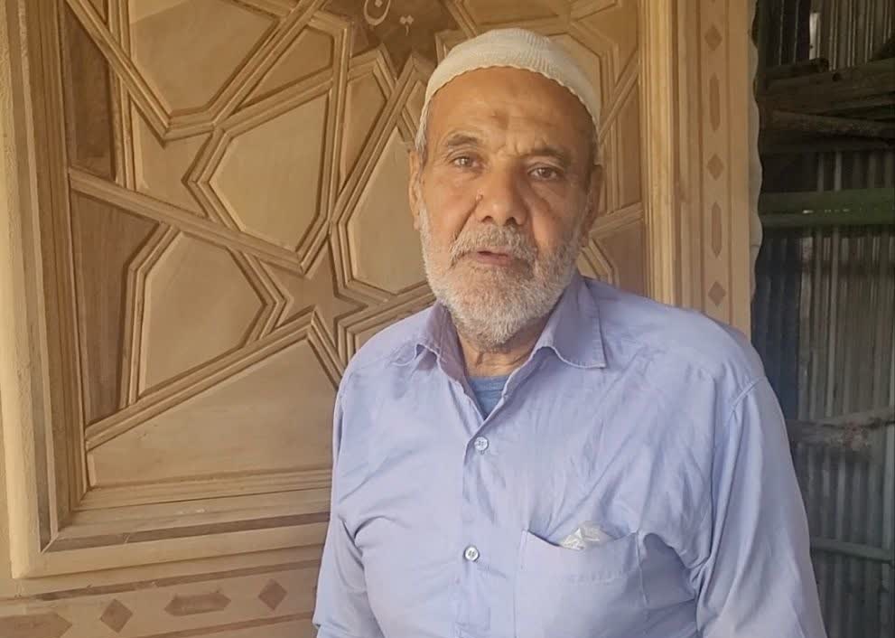 میراثی که با دست ساخته می‌شود؛ روایت ۱۵ سال هنر استادکار افغانستانی در حسینیه‌ای قدیمی در خمینی‌شهر  لید: